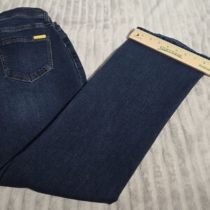 IMAN Women’s Jeans 32x28 12P Petite Bootcut Dark Wash Stretch Gold Taps. 537